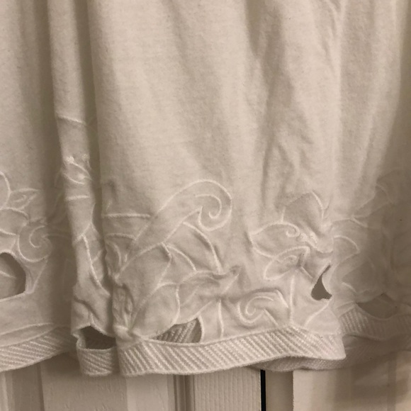 Anthropologie White Cutout TShirt Top Medium - Picture 2 of 3